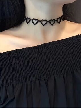 Black Heart Link Choker Necklace